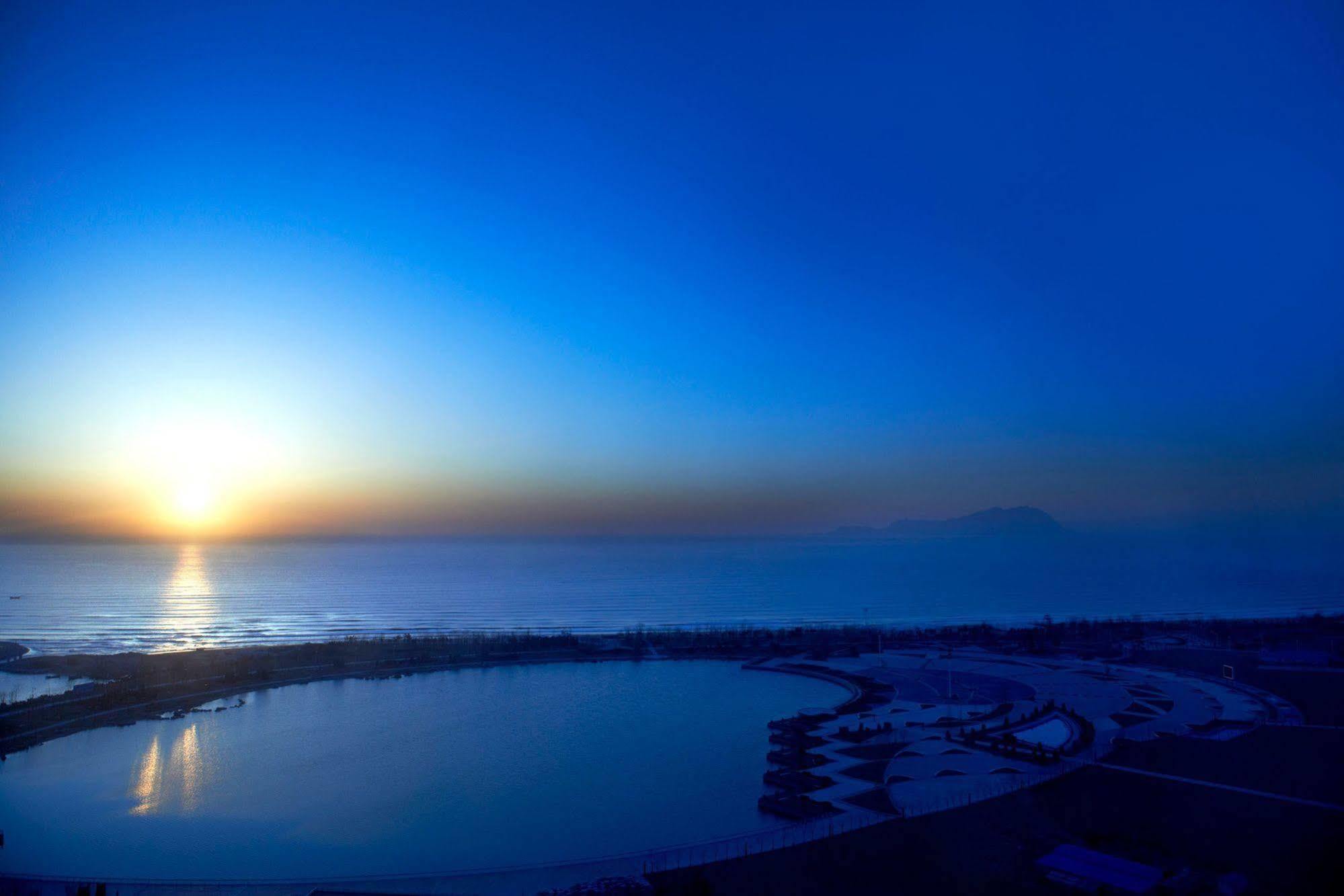 Four Points By Sheraton Qingdao, West Coast Extérieur photo
